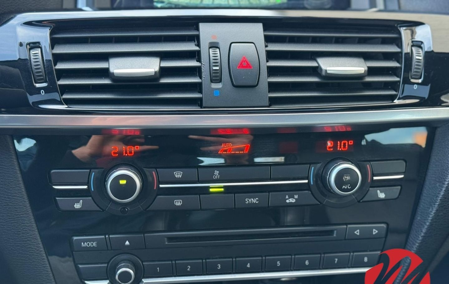 BMW X4 xDrive 35 i LEDER HEADUP NAVI GLASSD HARMANKA foto 30