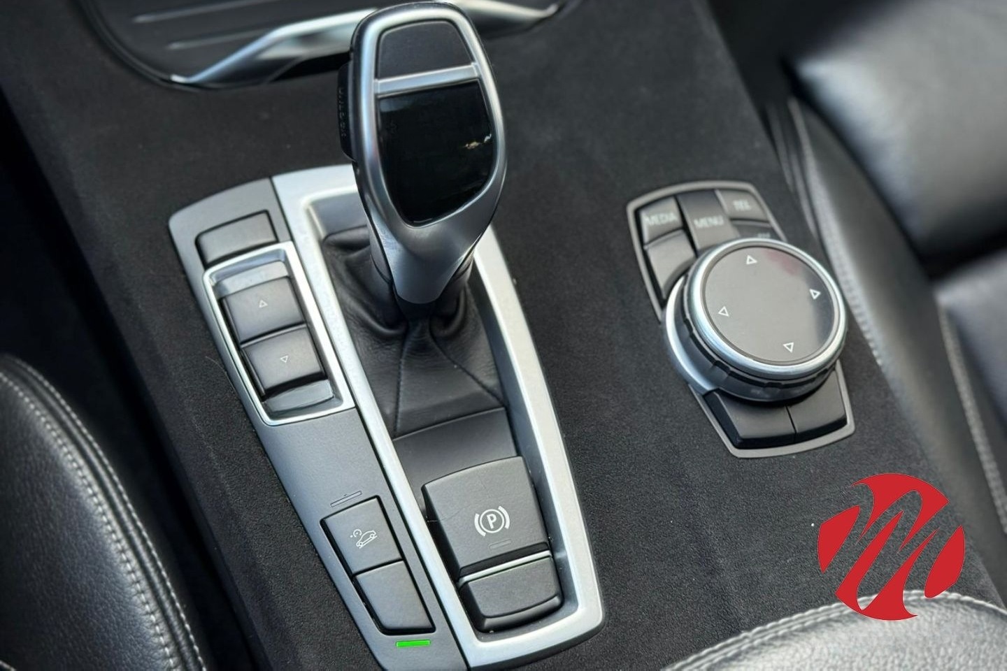 BMW X4 xDrive 35 i LEDER HEADUP NAVI GLASSD HARMANKA foto 35