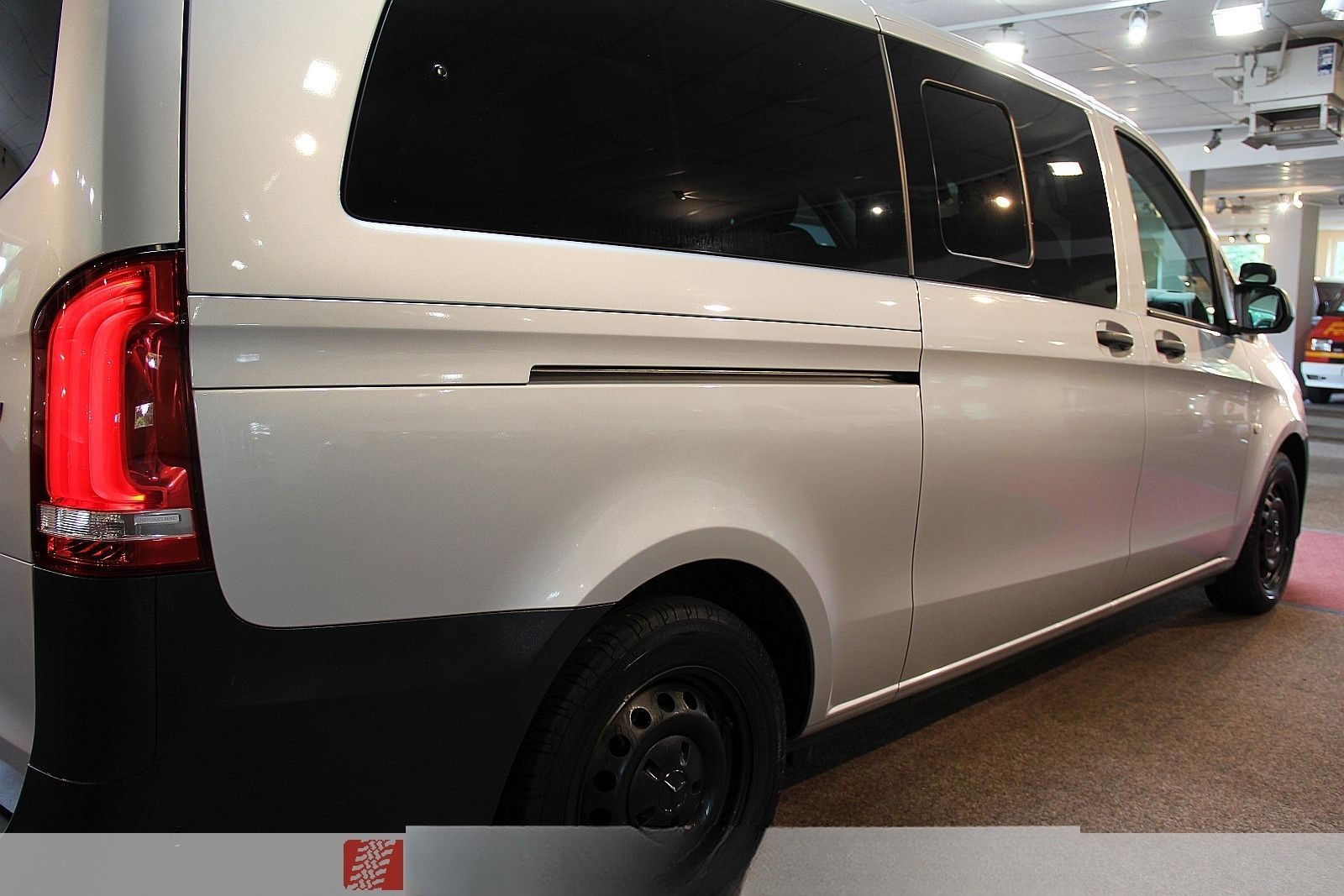Mercedes-Benz Vito Tourer 116 lang 4Sitz AHK Büro-Wohnmobil foto 18