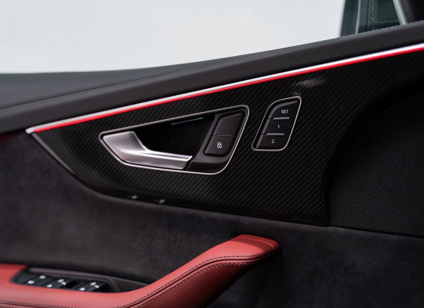 Audi SQ8 QU COMPETITION PLUS IN&OUT CARBON MATRIX HEA foto 14