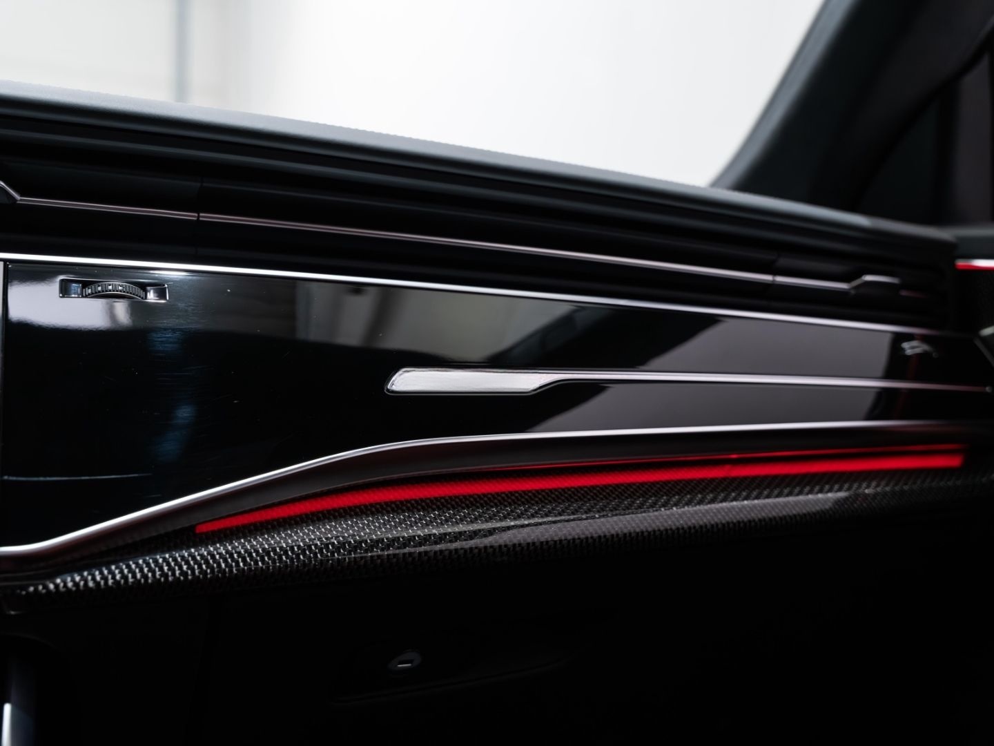 Audi SQ8 QU COMPETITION PLUS IN&OUT CARBON MATRIX HEA foto 18