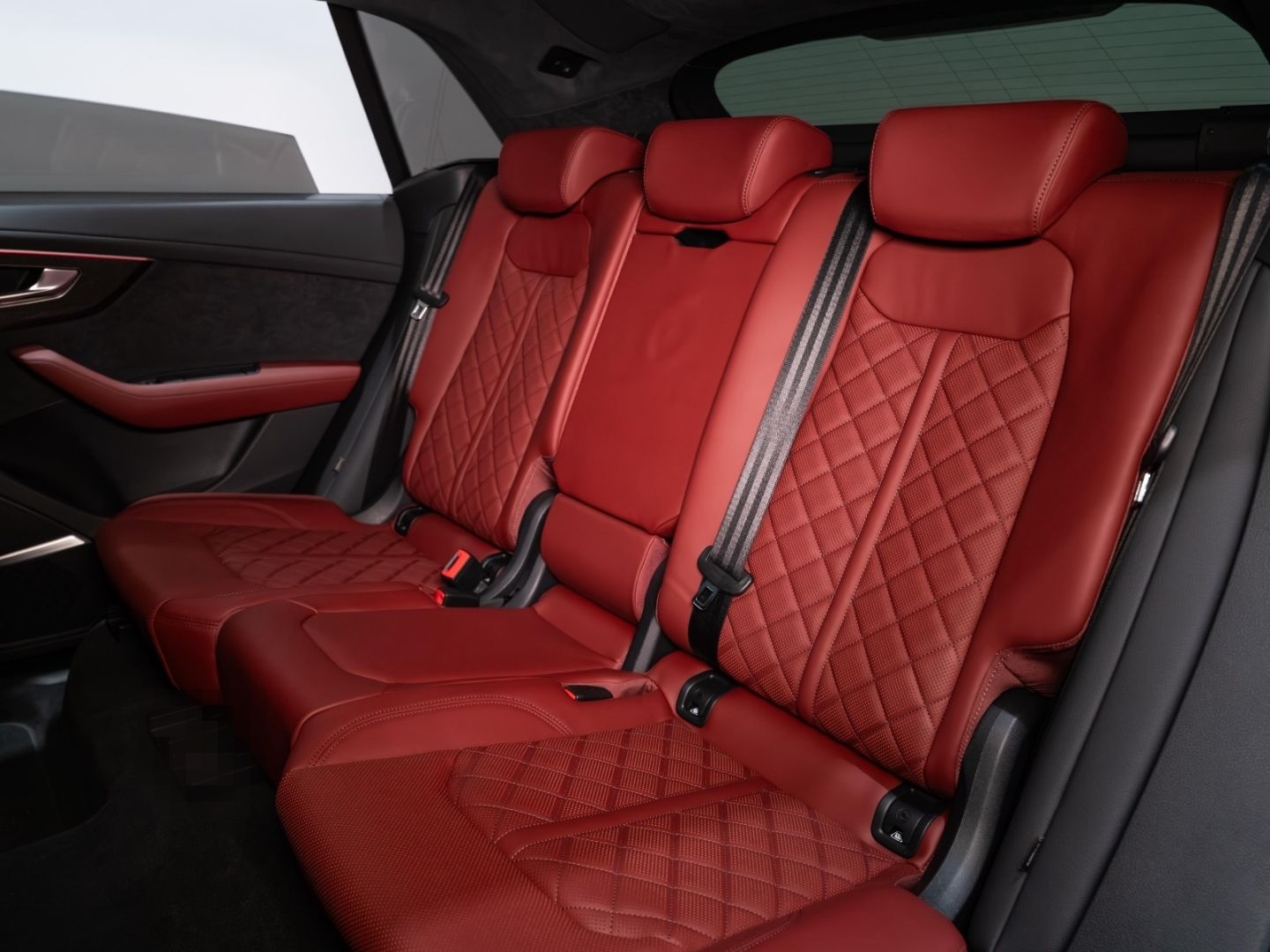 Audi SQ8 QU COMPETITION PLUS IN&OUT CARBON MATRIX HEA foto 9