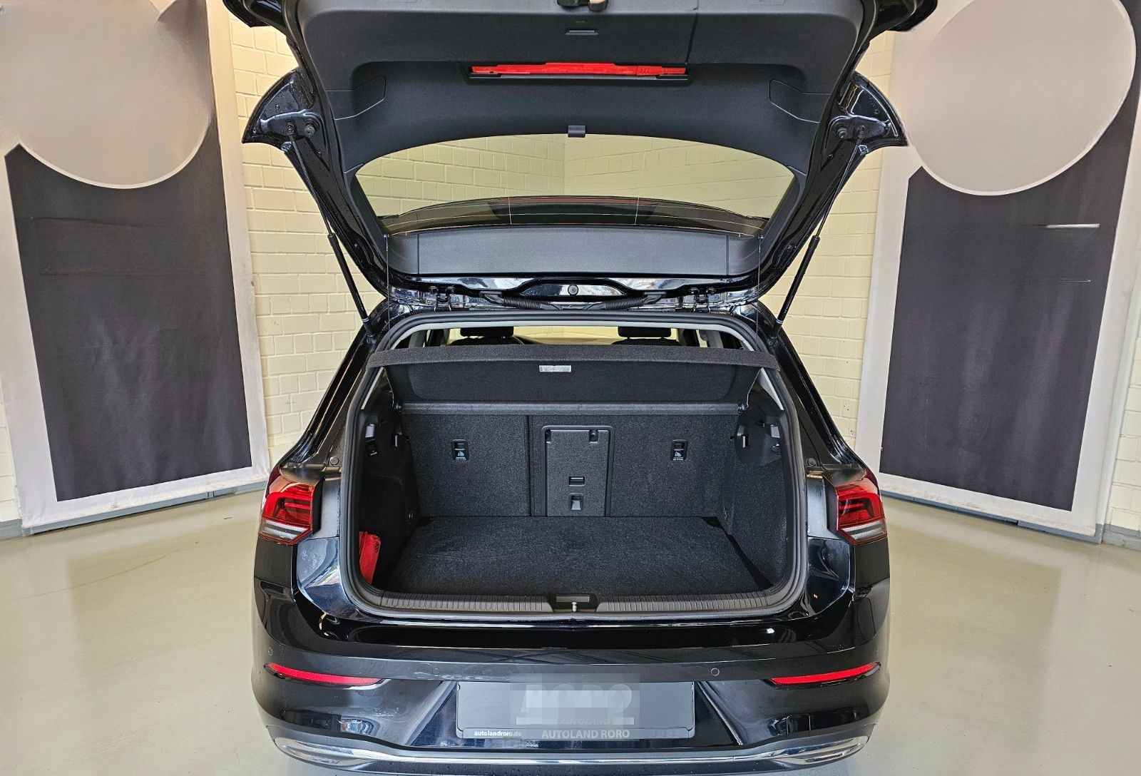 Volkswagen Golf VIII Lim. 2.0 TDI Active + ACC/RFK/VC/VZE foto 8