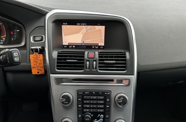 Volvo XC60 T5 Summum AWD/AHK/Leder/Sthzg/RFK/Xenon foto 12