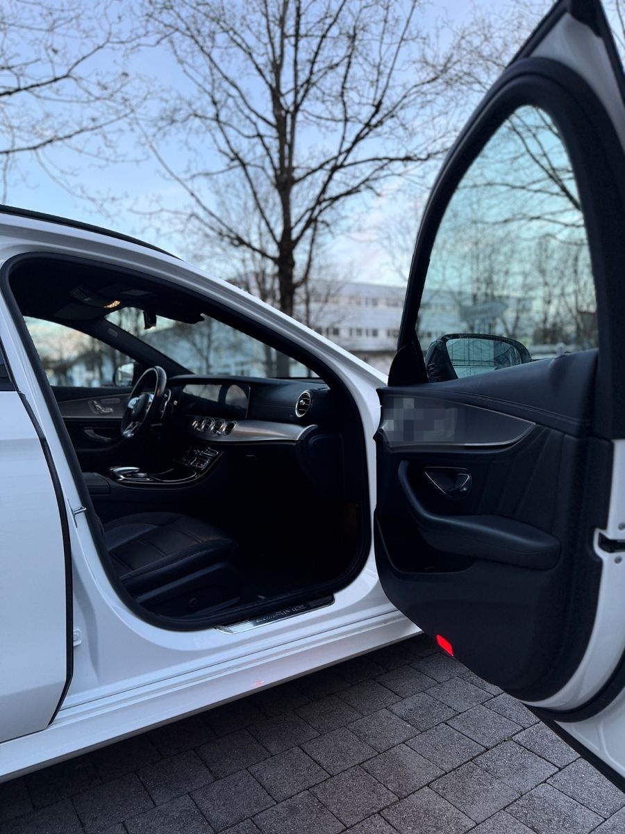Mercedes-Benz E 53 AMG E  4Matic+ Hybrid foto 15