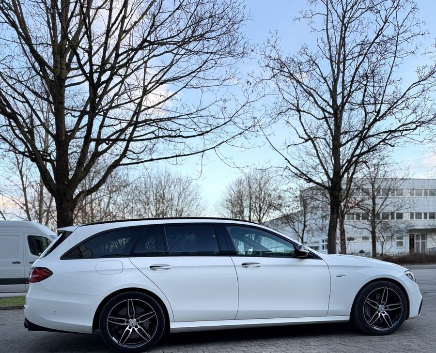 Mercedes-Benz E 53 AMG E  4Matic+ Hybrid foto 5