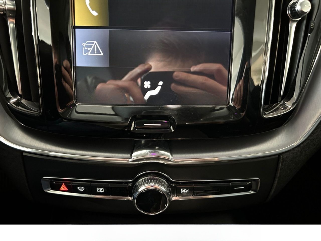 Volvo XC60 D4 AWD Momentum 360° ACC BLIS H/K Allrad foto 22