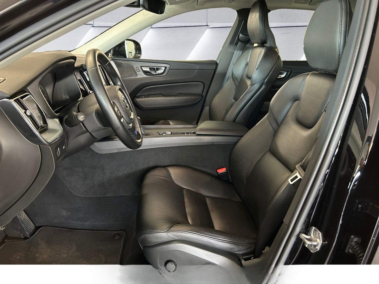 Volvo XC60 D4 AWD Momentum 360° ACC BLIS H/K Allrad foto 7