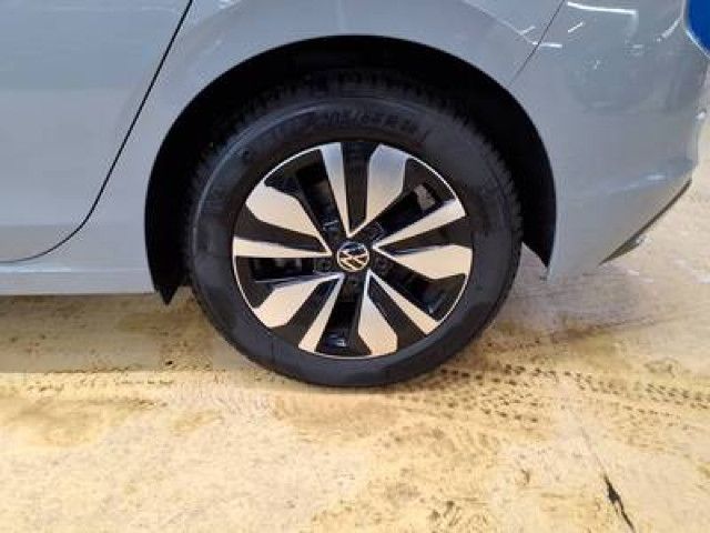 Volkswagen Golf 8 GOAL 1.5 eTSI DSG LED+ IDA KAM AHK TRAVEL foto 5