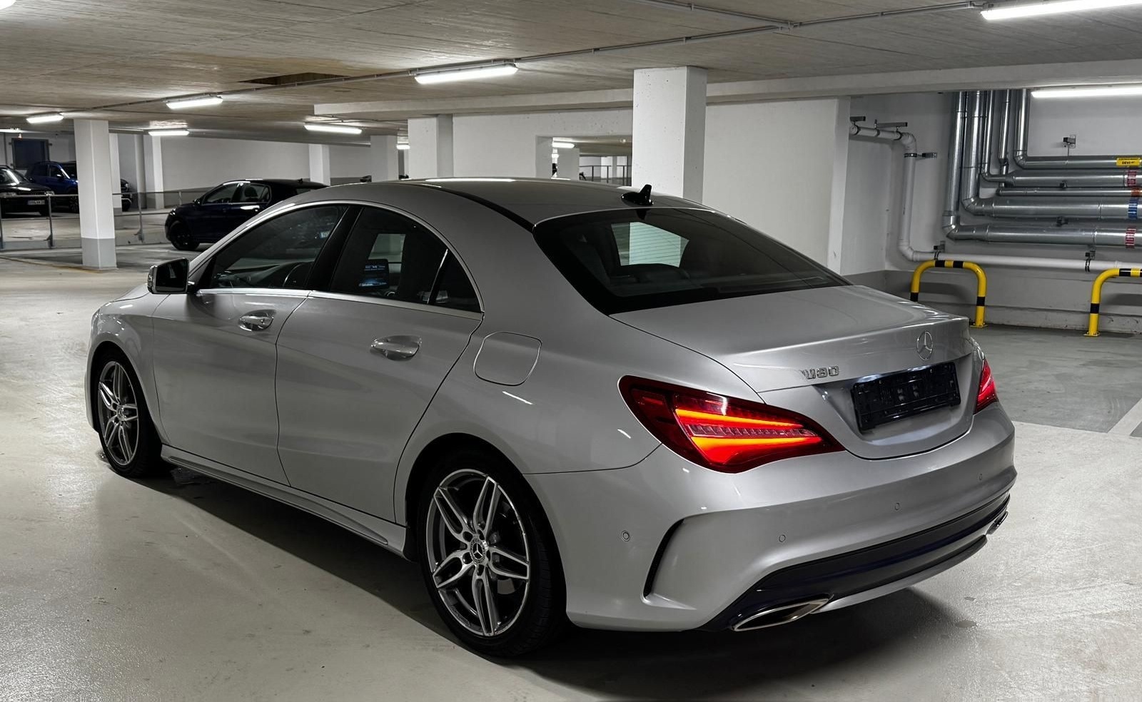 Mercedes-Benz CLA 180 AMG Line Automatik LED Navi Keyless Go foto 4
