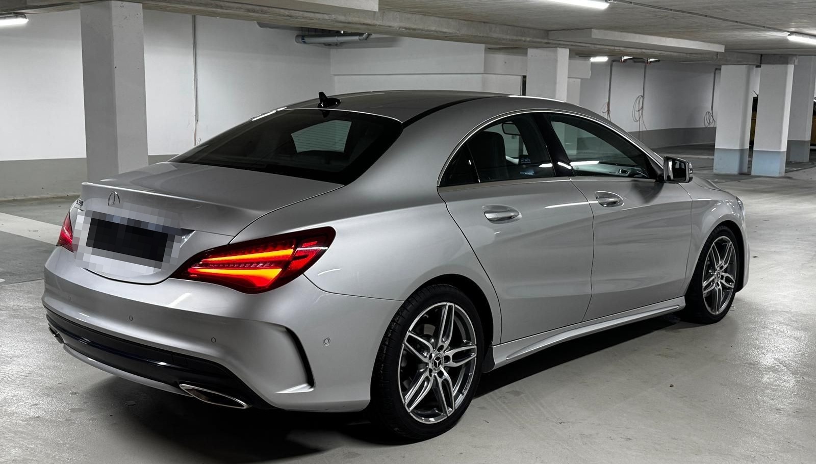 Mercedes-Benz CLA 180 AMG Line Automatik LED Navi Keyless Go foto 6