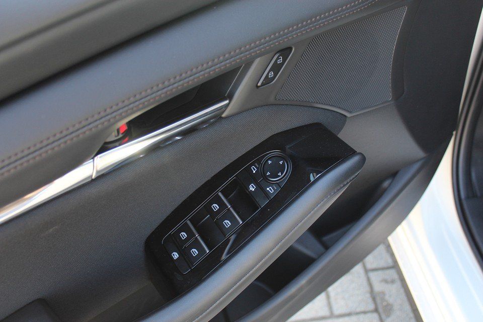Mazda 3 M-Hybrid G-140 AT Centre-Line DESI Allwetter M foto 12