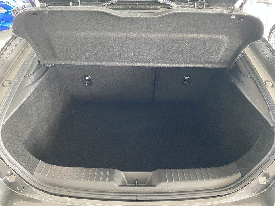 Mazda 3 2.5 Exclusive-Line Matrx, Bose, 360° foto 7