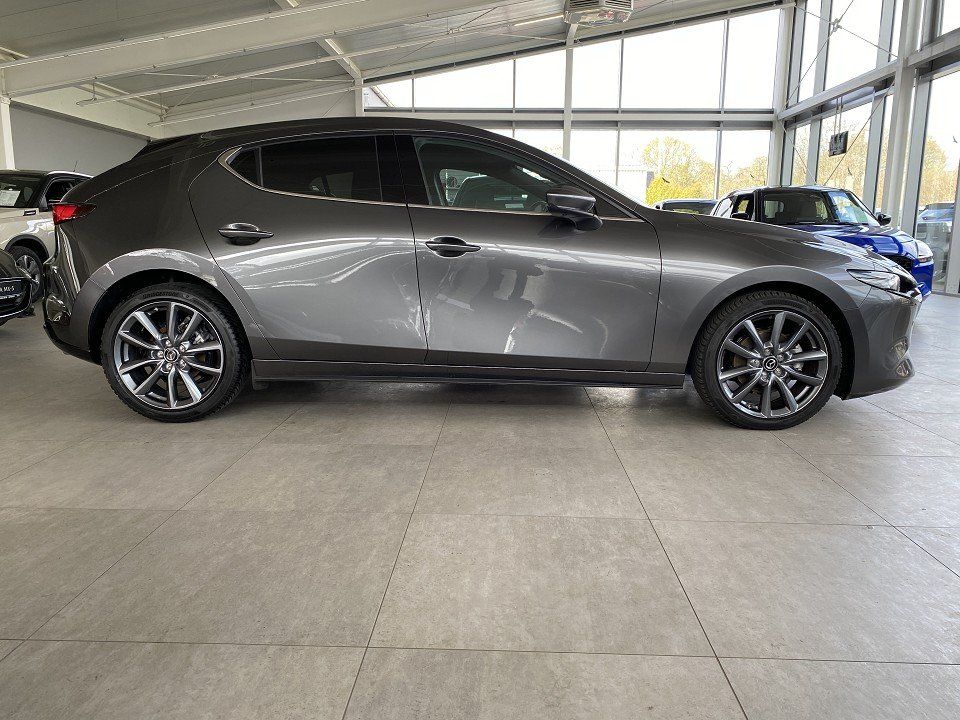 Mazda 3 2.5 Exclusive-Line Matrx, Bose, 360° foto 8