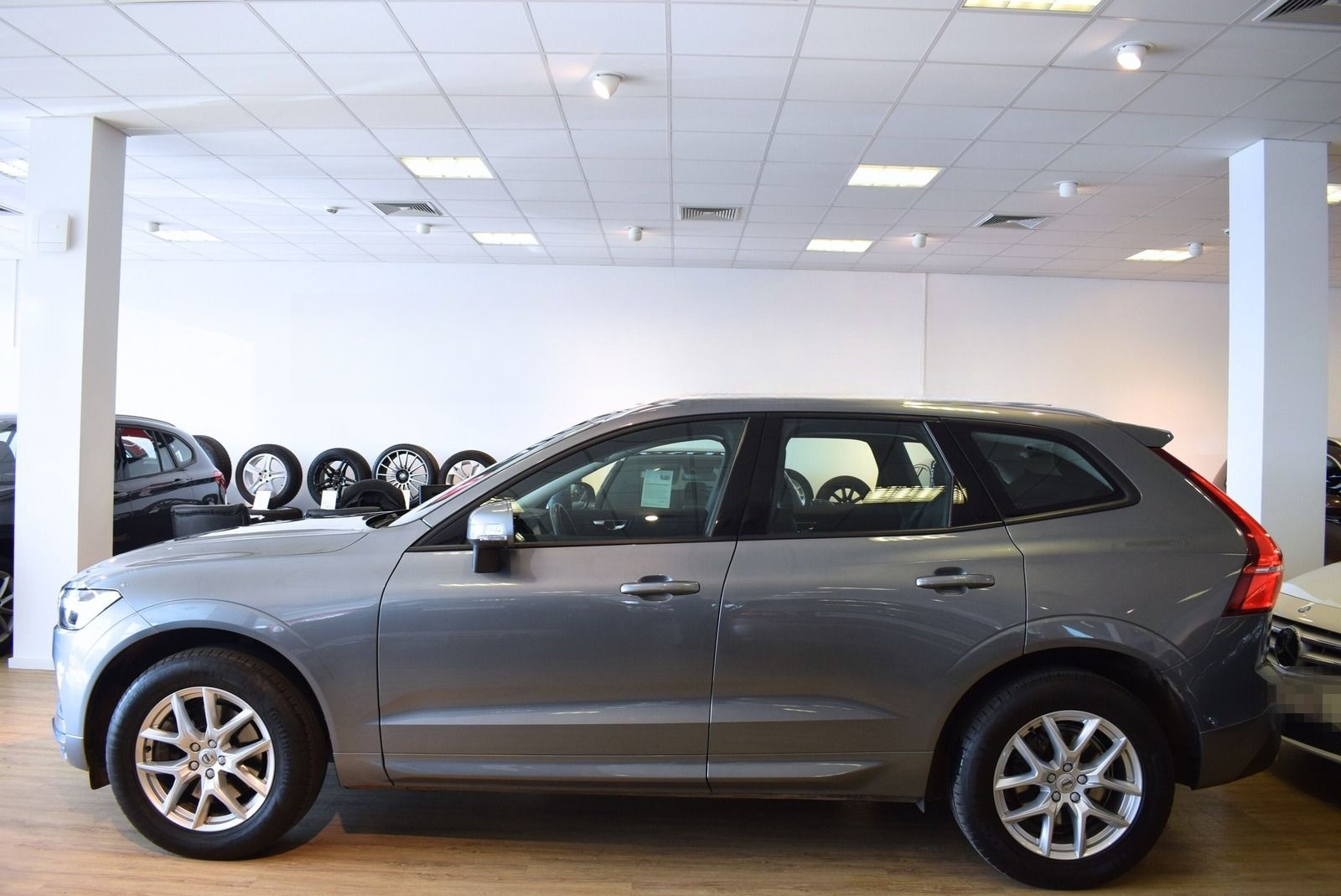 Volvo XC60 T5 AWD/NAVI/LEDER/TOTW./AHK/KAMERA/CARPLAY foto 2