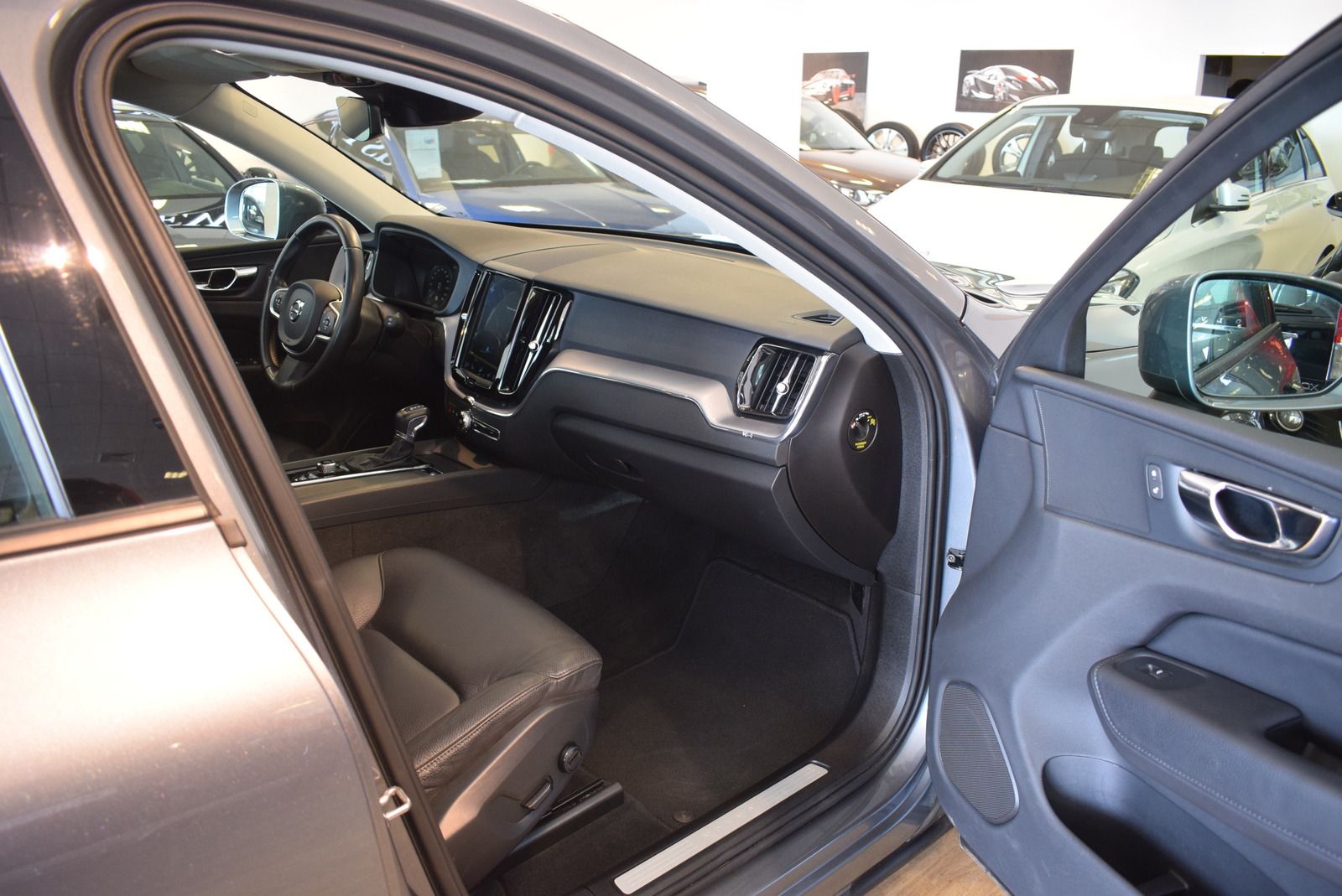 Volvo XC60 T5 AWD/NAVI/LEDER/TOTW./AHK/KAMERA/CARPLAY foto 19