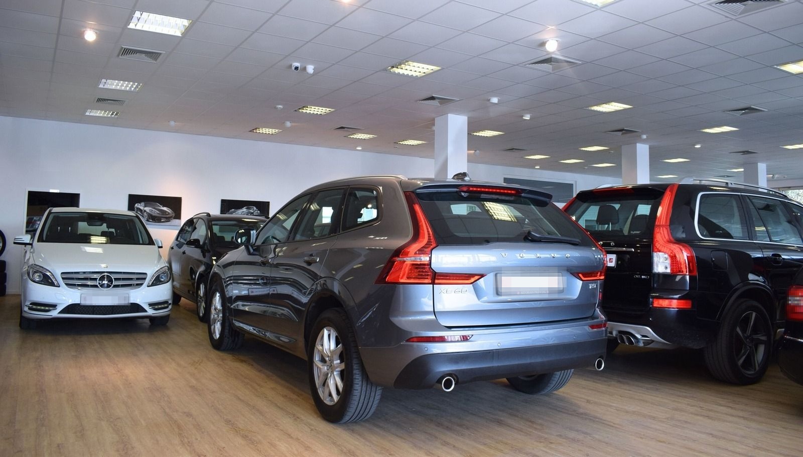 Volvo XC60 T5 AWD/NAVI/LEDER/TOTW./AHK/KAMERA/CARPLAY foto 5