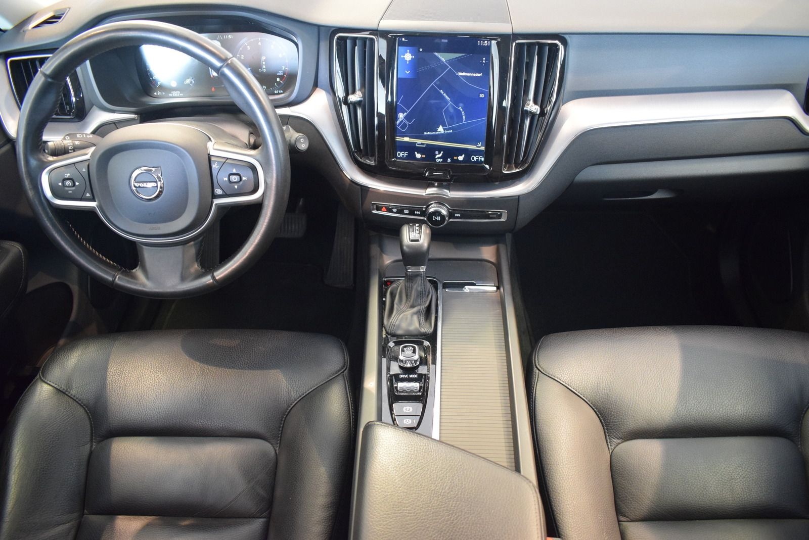 Volvo XC60 T5 AWD/NAVI/LEDER/TOTW./AHK/KAMERA/CARPLAY foto 7