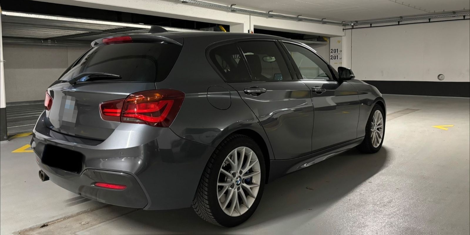 BMW 120i Edition M Sport Shadow A Edition M Spor... foto 4