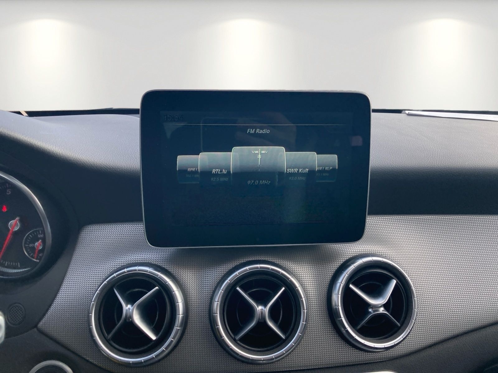 Mercedes-Benz CLA 220 Shooting Brake Urban 4Matic foto 11