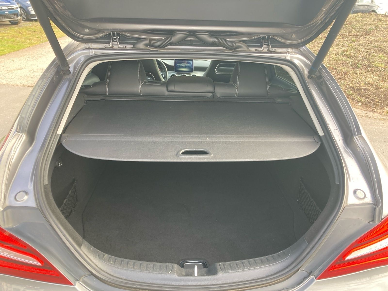 Mercedes-Benz CLA 220 Shooting Brake Urban 4Matic foto 6