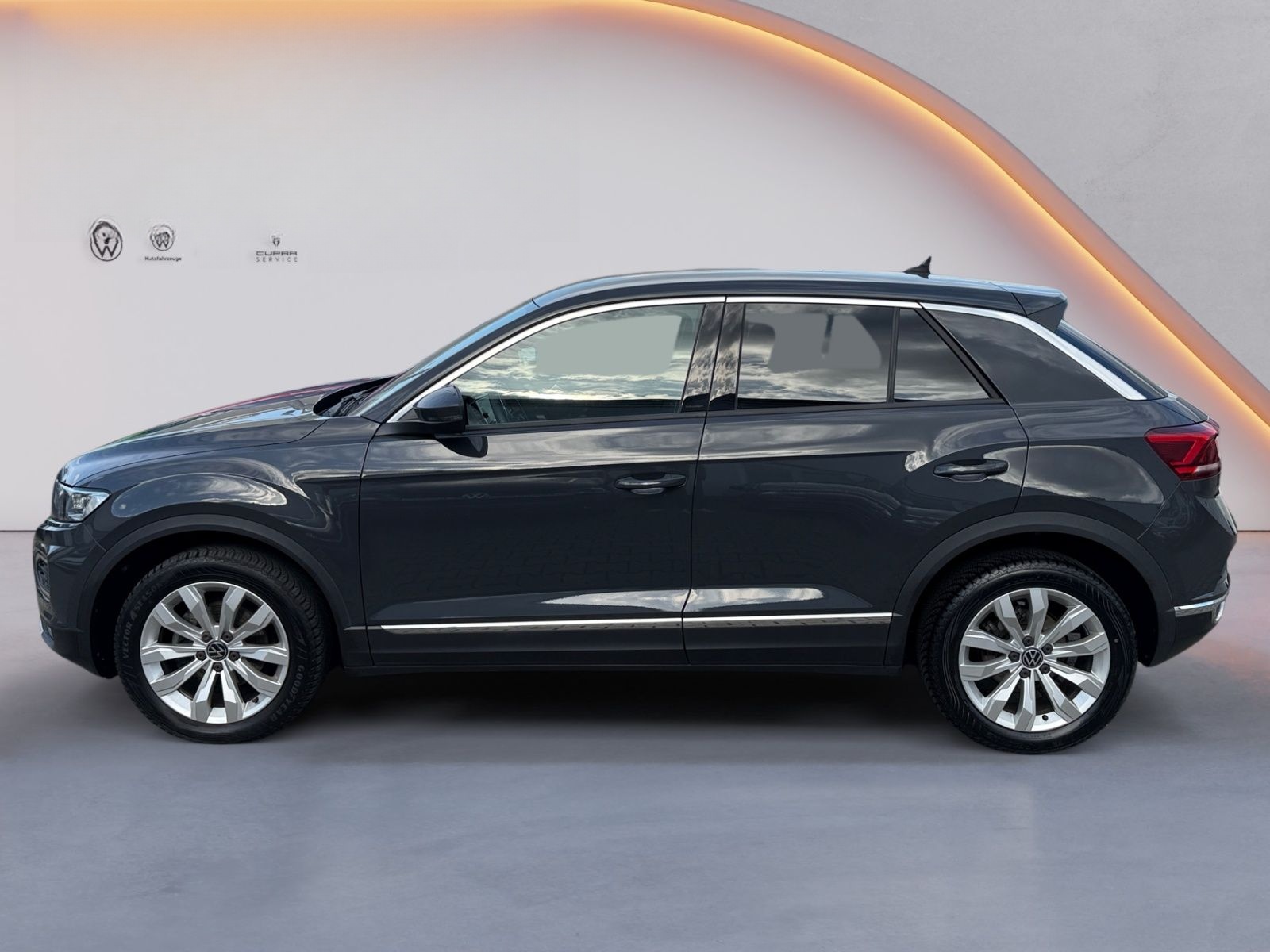 Volkswagen T-Roc Sport 1.5 TSI OPF 6-Gang APP CONNECT / EPH foto 2