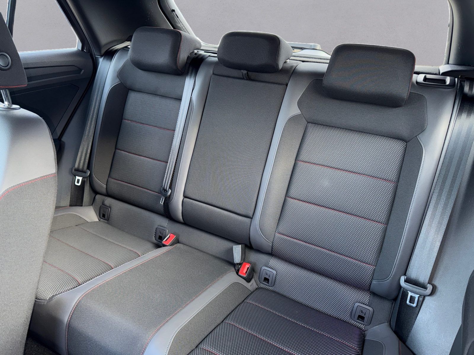 Volkswagen T-Roc Sport 1.5 TSI OPF 6-Gang APP CONNECT / EPH foto 13