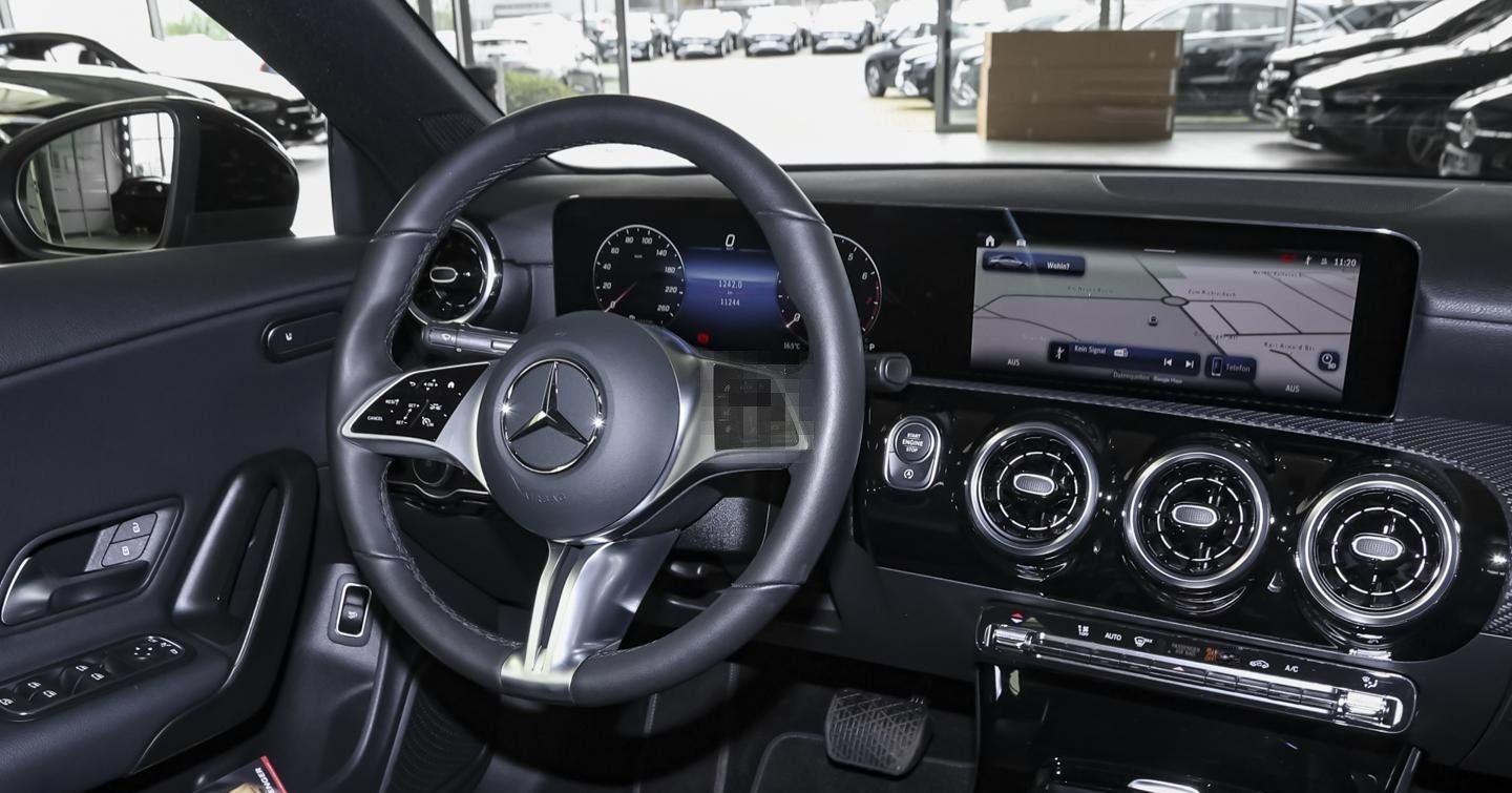 Mercedes-Benz CLA 200 Rückfahrkamera Sitzheizung Ambiente LED foto 7