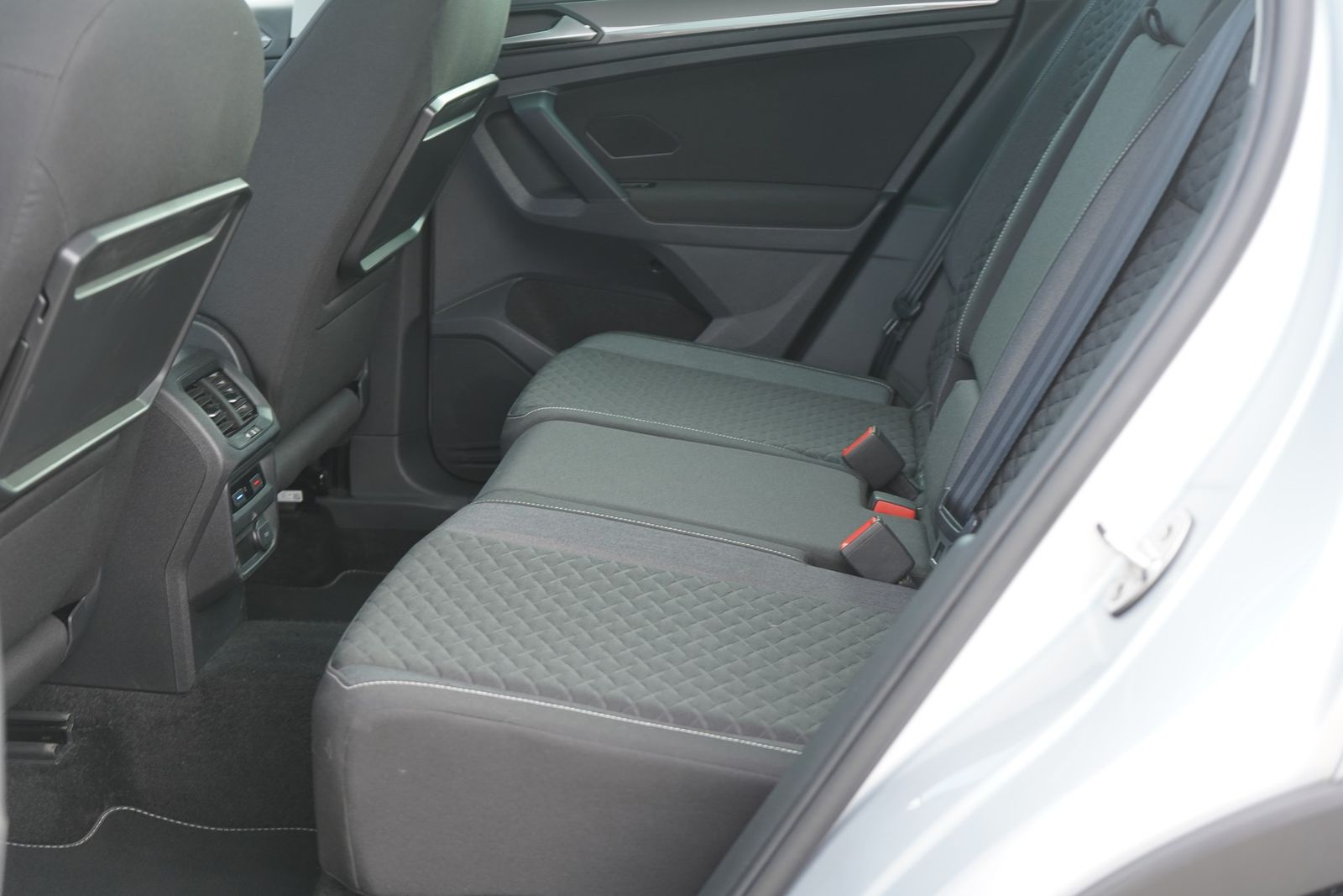 Volkswagen Tiguan 1.5 TSI DSG Join LED Navi ACC Sitzheizung foto 32