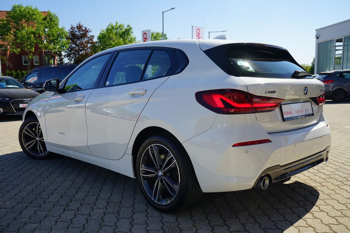 BMW 120d xDrive Sport Line LED Navi Spurhalte DAB foto 24
