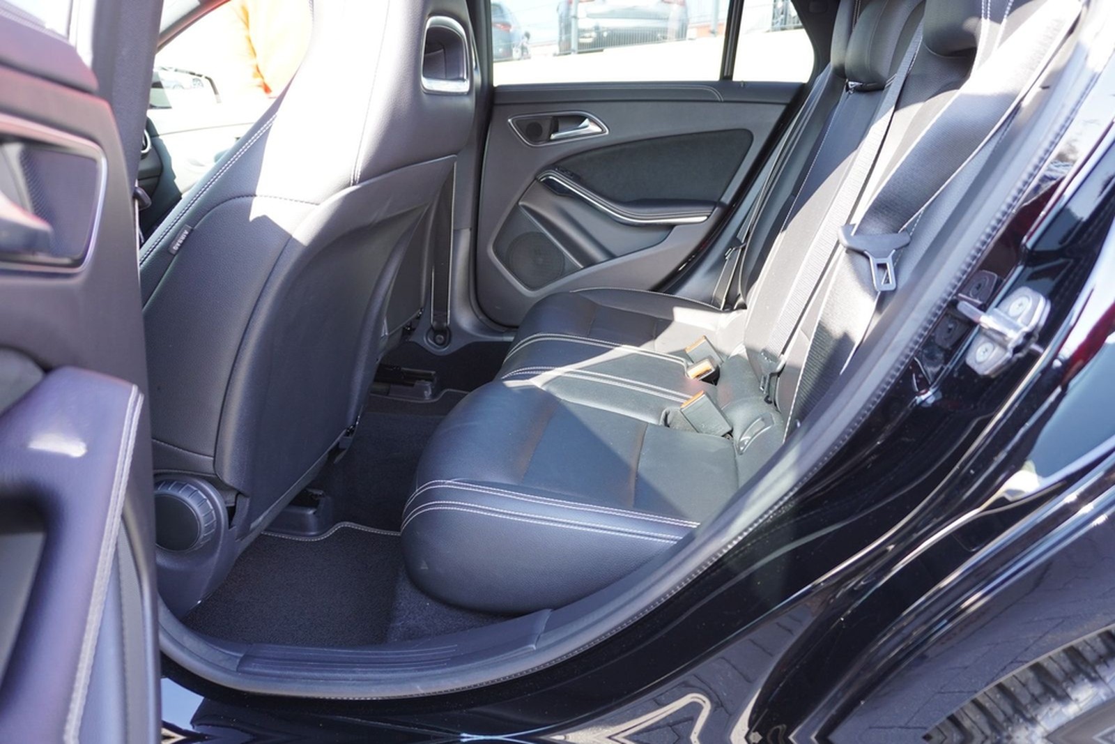 Mercedes-Benz CLA 200 Shooting Brake AMG LED NAVI el.HKL TOTWI foto 11