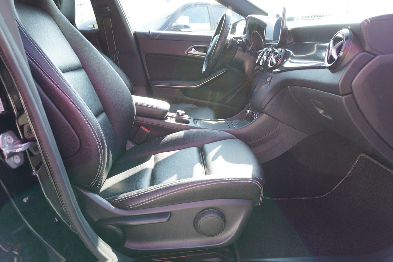 Mercedes-Benz CLA 200 Shooting Brake AMG LED NAVI el.HKL TOTWI foto 13