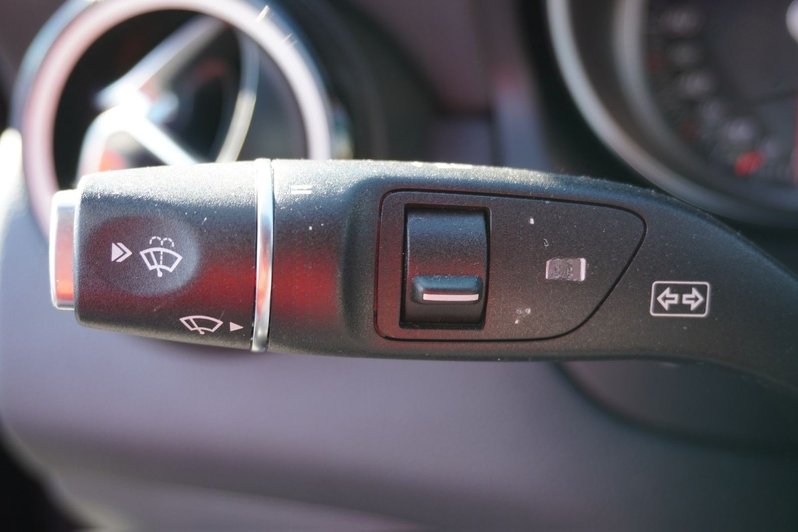 Mercedes-Benz CLA 200 Shooting Brake AMG LED NAVI el.HKL TOTWI foto 18