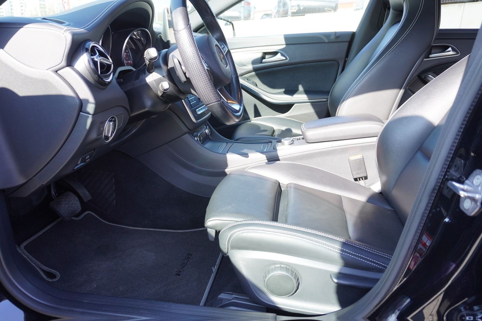 Mercedes-Benz CLA 200 Shooting Brake AMG LED NAVI el.HKL TOTWI foto 10