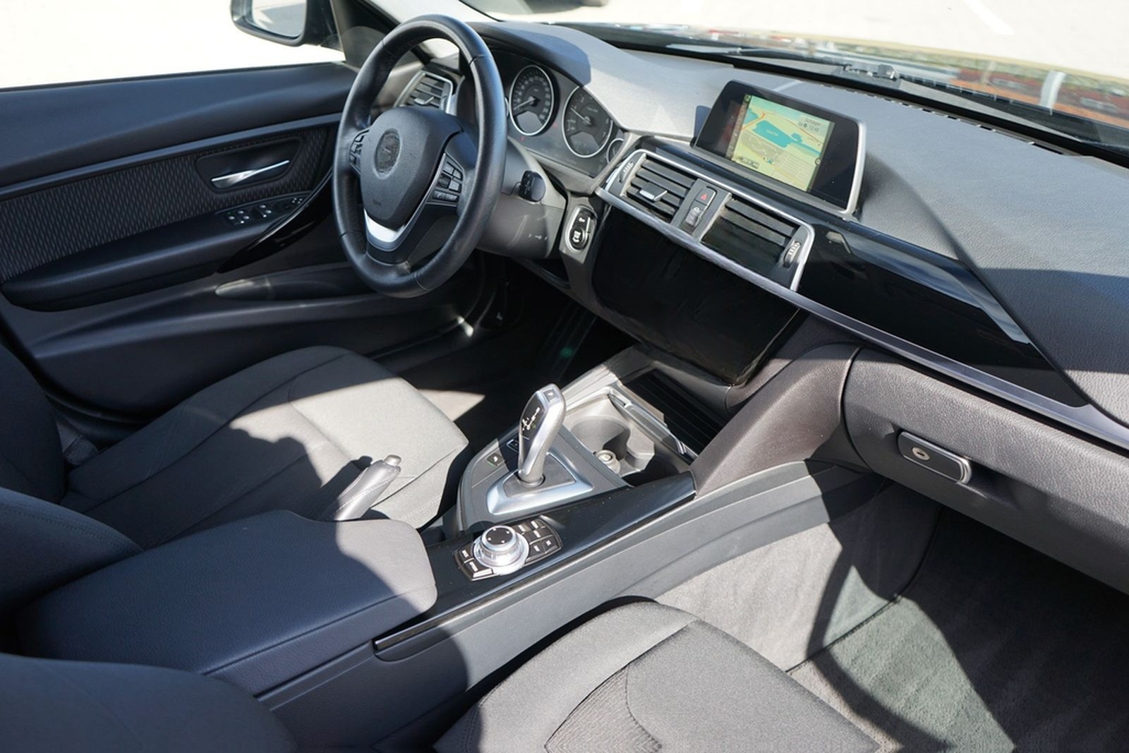 BMW 318i Advantage LED Navi AHK Sitzheizung Tempomat foto 11