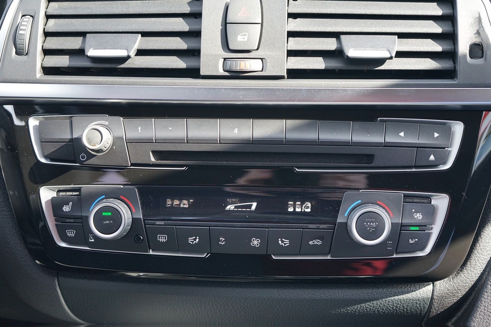 BMW 318i Advantage LED Navi AHK Sitzheizung Tempomat foto 18