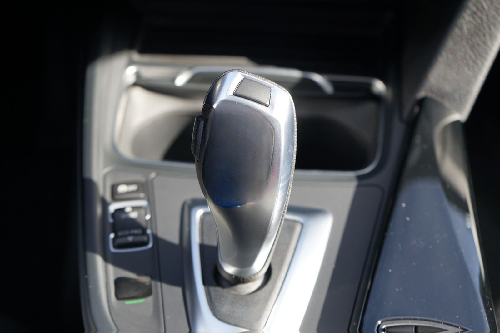 BMW 318i Advantage LED Navi AHK Sitzheizung Tempomat foto 19