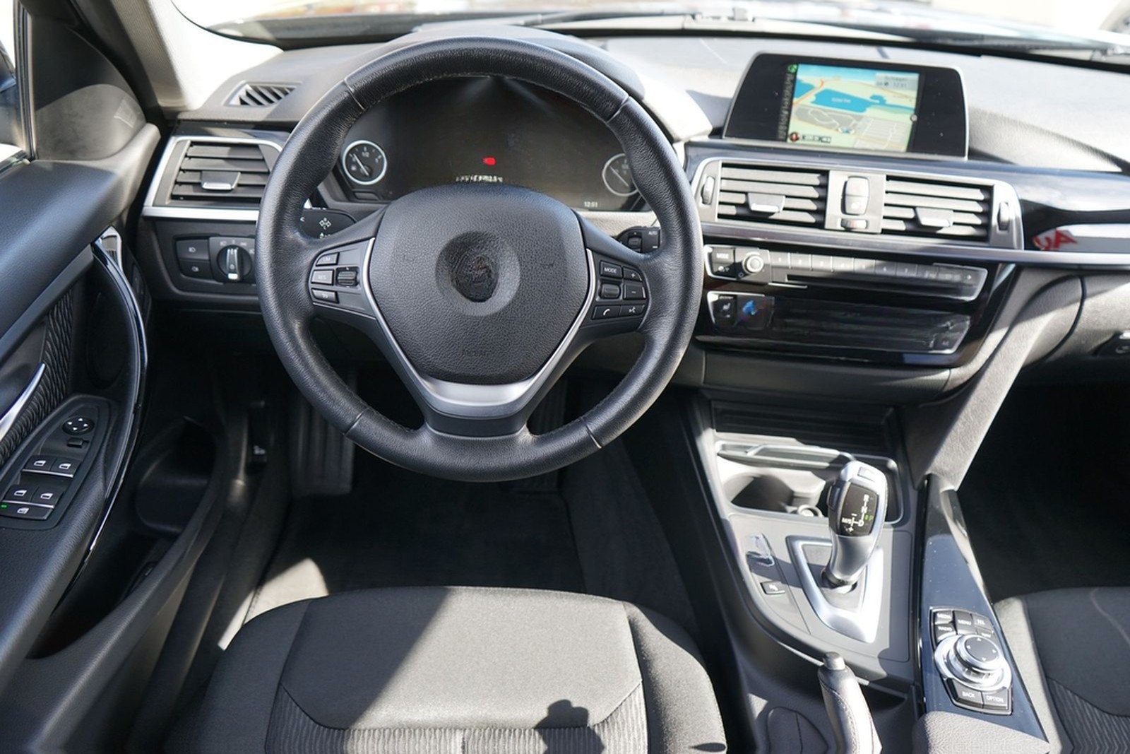 BMW 318i Advantage LED Navi AHK Sitzheizung Tempomat foto 22