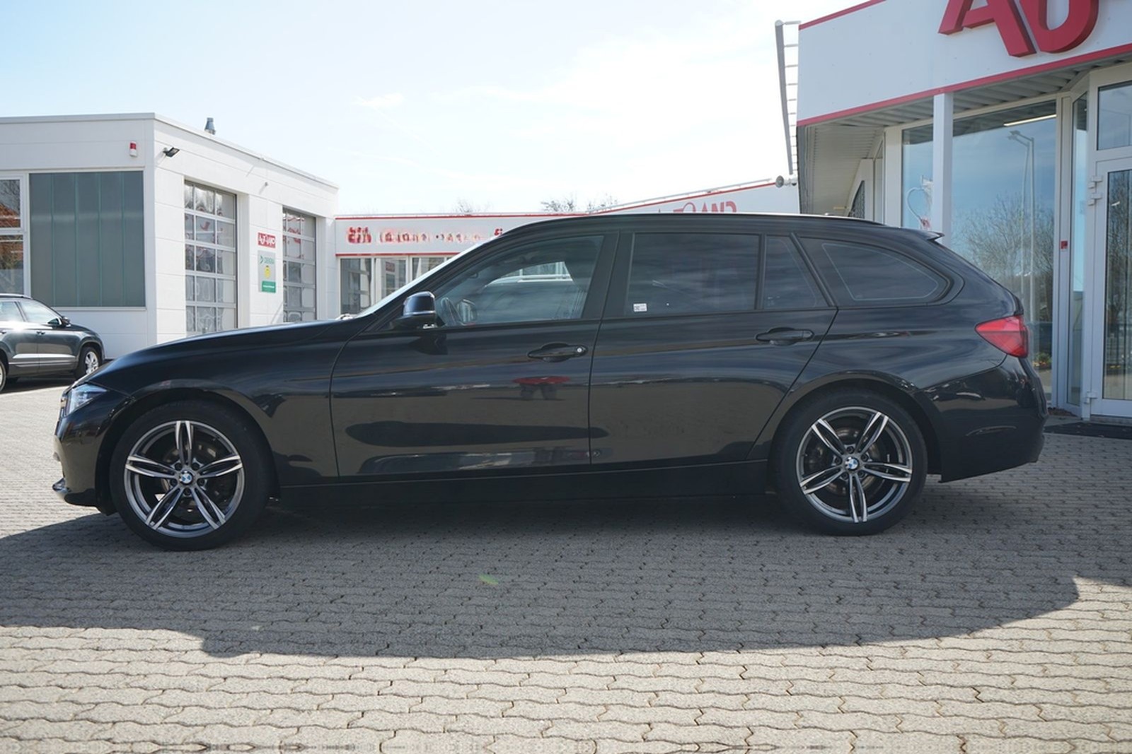 BMW 318i Advantage LED Navi AHK Sitzheizung Tempomat foto 8