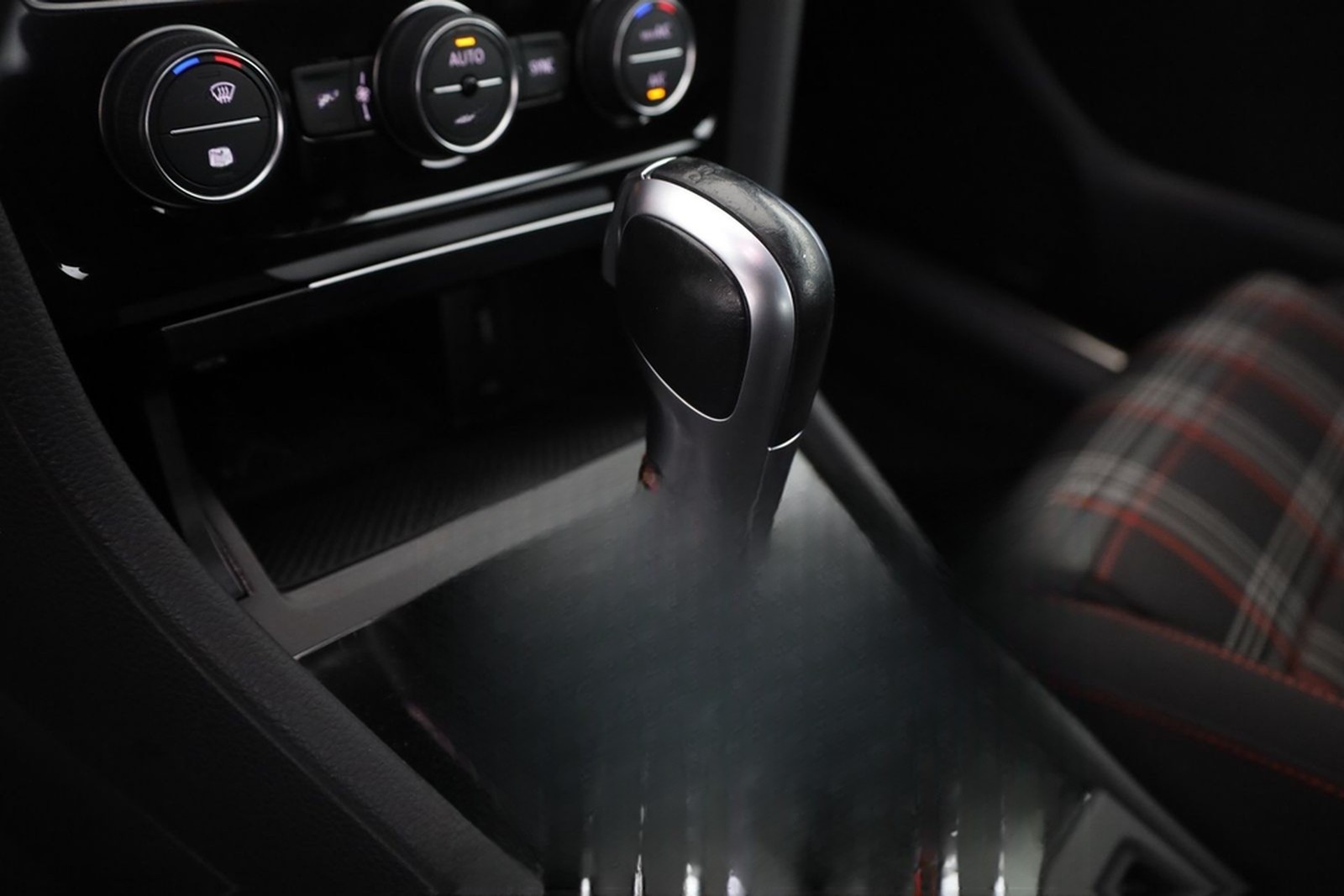 Volkswagen Golf VII 2.0 TSI GTI Performance LED Navi foto 13