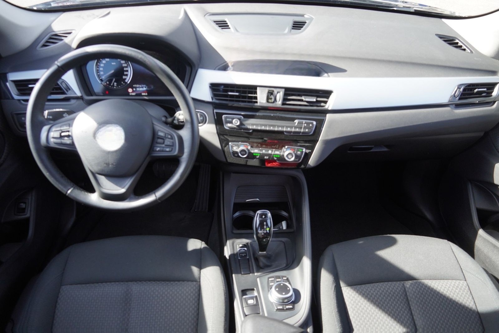 BMW X1 sDrive 18 i Advantage foto 11
