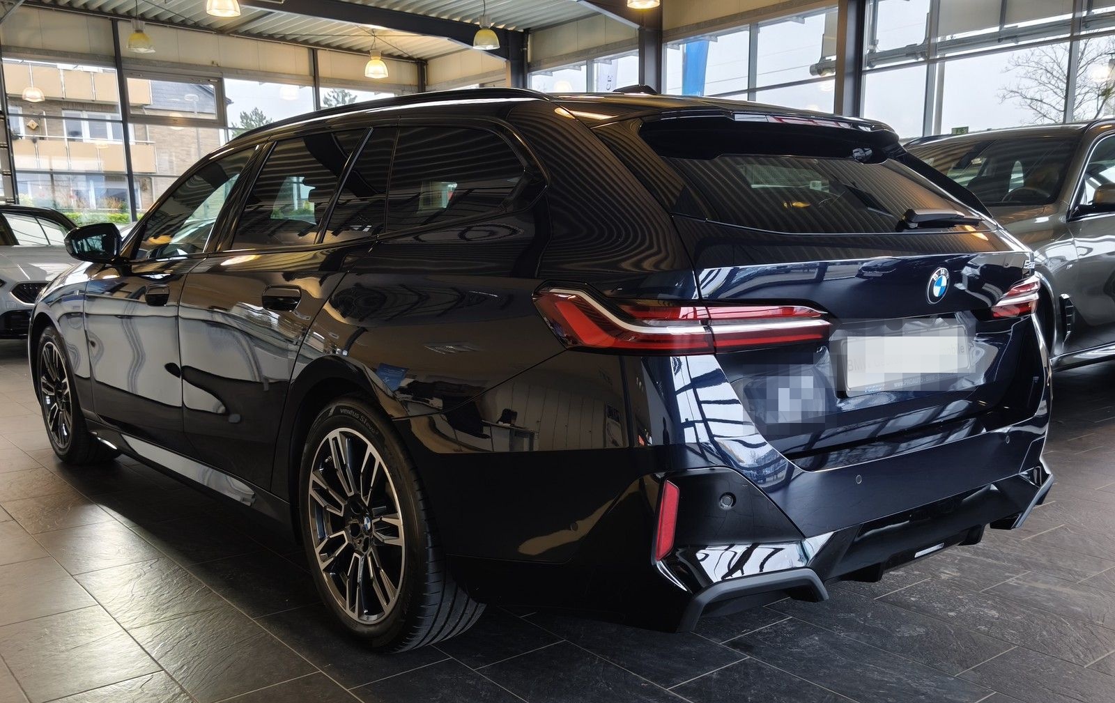 BMW 520i Tou.M Sport HK/Dr.Assist+/RFK/ACC foto 4
