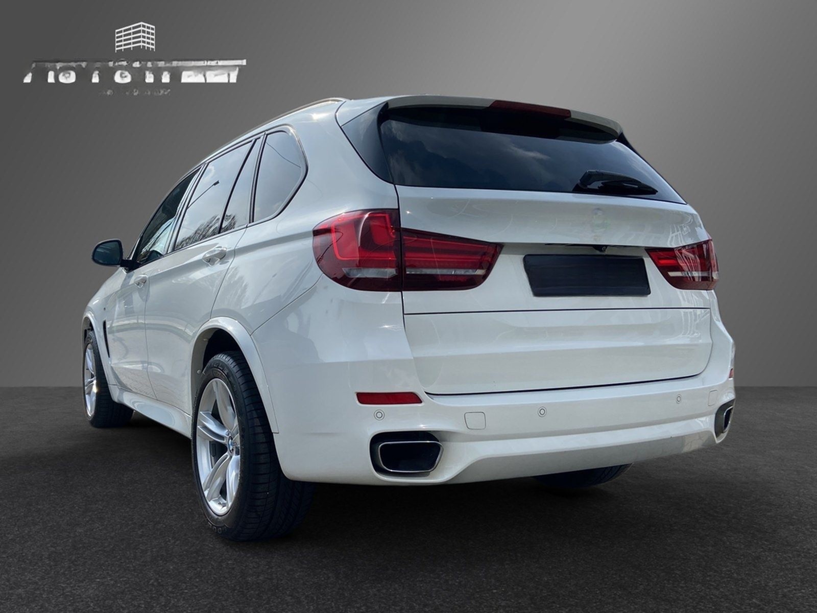BMW X5 xDrive40d M-Sport DA+ HUD PANO KAM foto 5