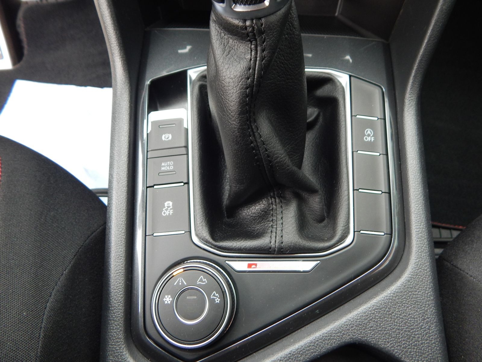 Volkswagen Tiguan Sound 2.0 TDI 4Motion NAVI SHZ PDC foto 11