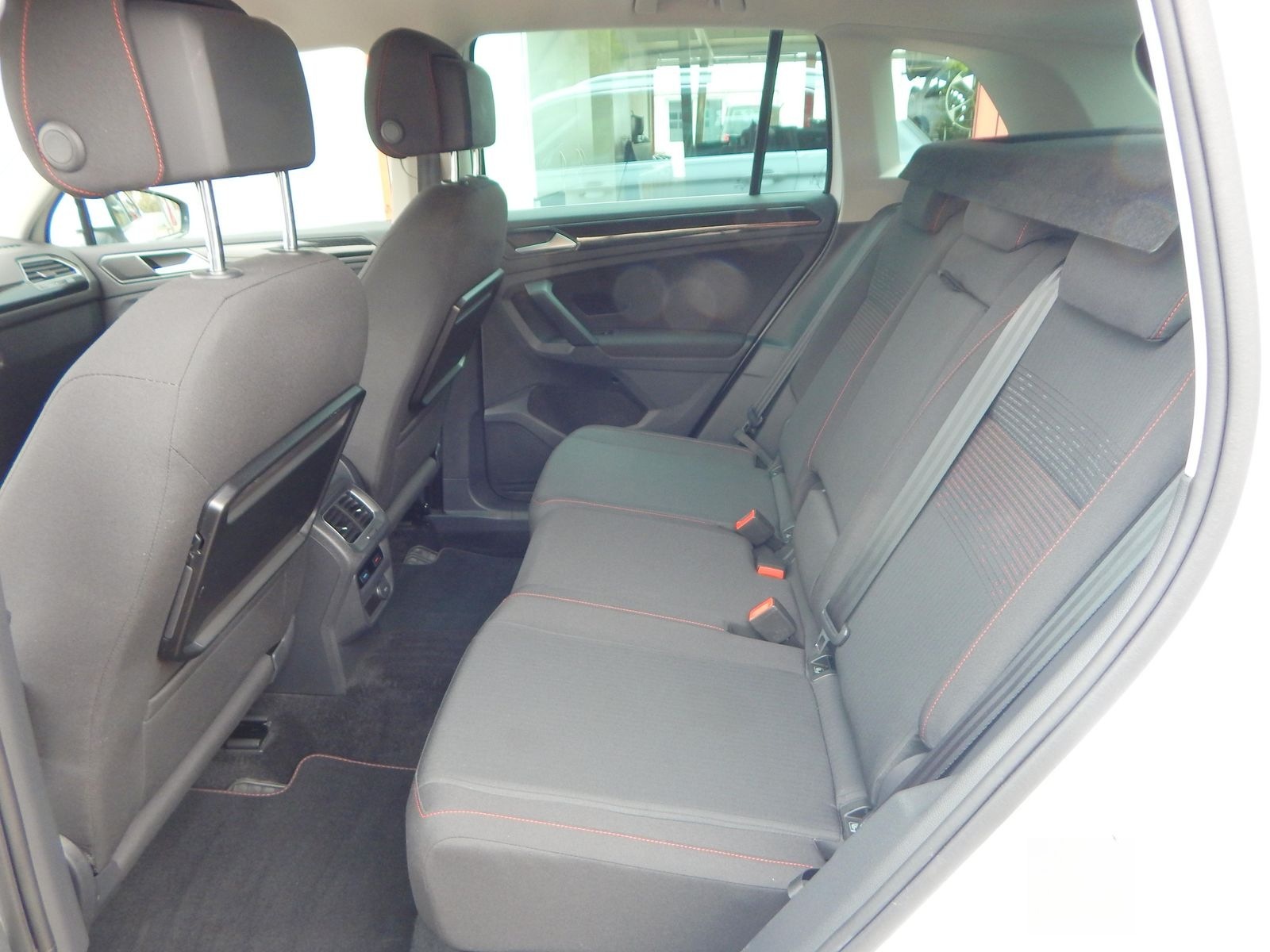 Volkswagen Tiguan Sound 2.0 TDI 4Motion NAVI SHZ PDC foto 8