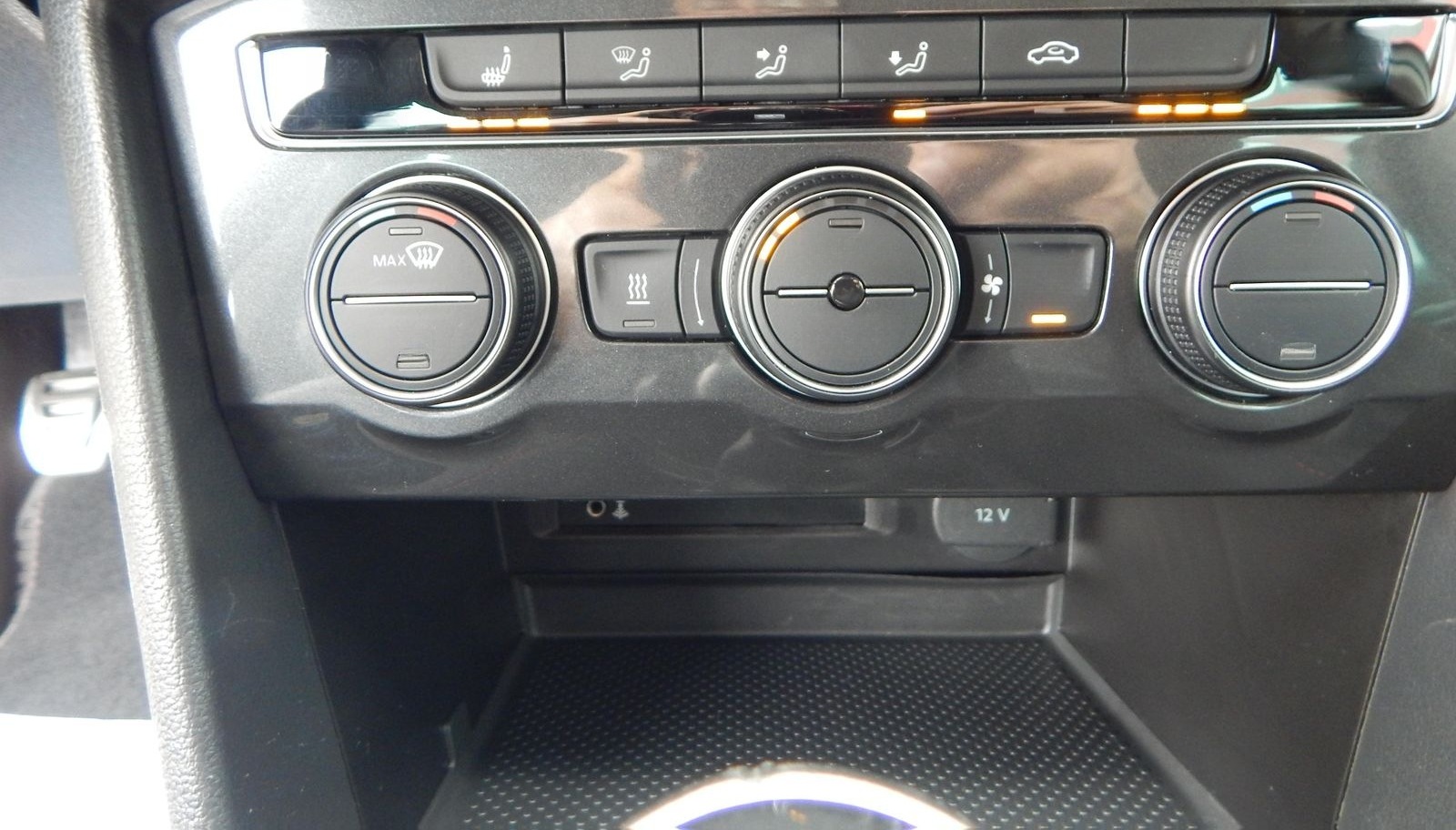 Volkswagen Tiguan Sound 2.0 TDI 4Motion NAVI SHZ PDC foto 10