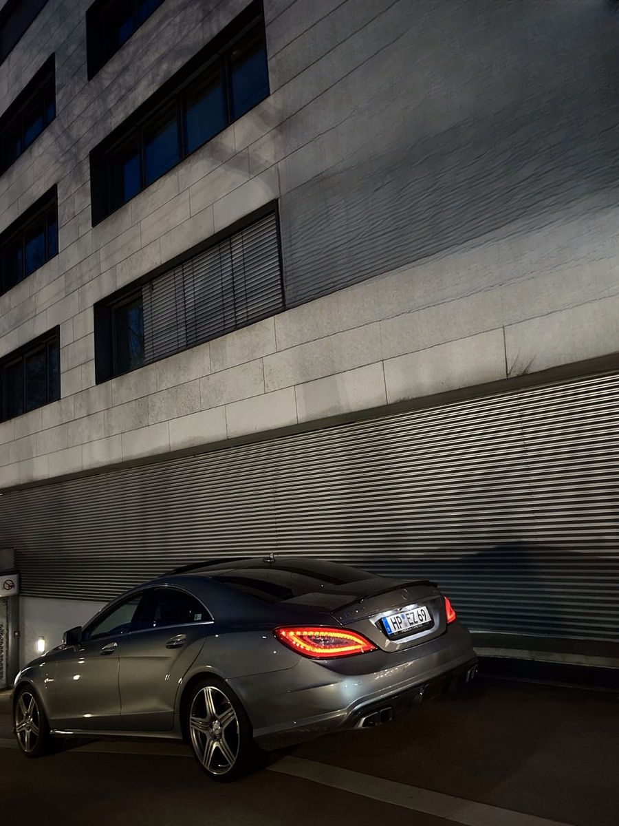 Mercedes-Benz CLS 63 AMG  V8 Biturbo, Heckantrieb, Massage foto 4