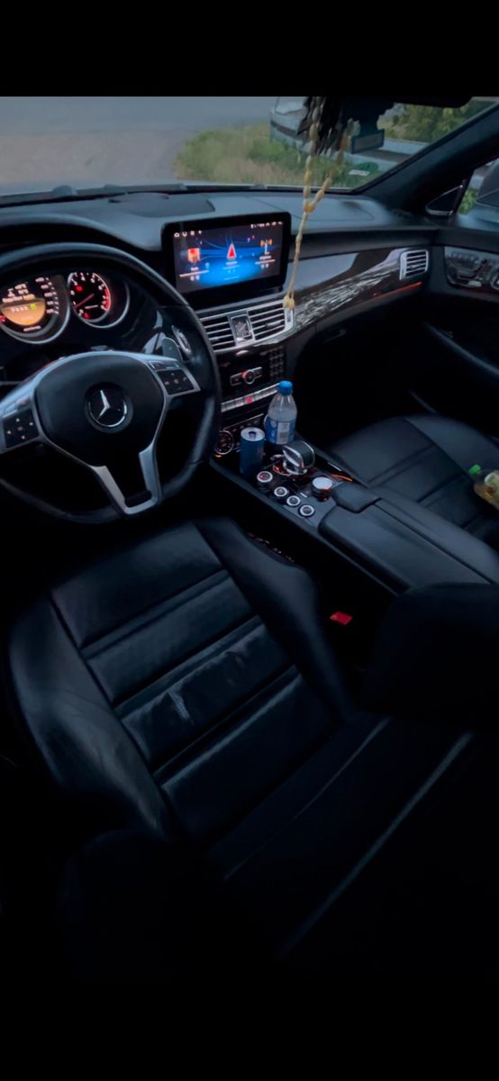 Mercedes-Benz CLS 63 AMG  V8 Biturbo, Heckantrieb, Massage foto 5