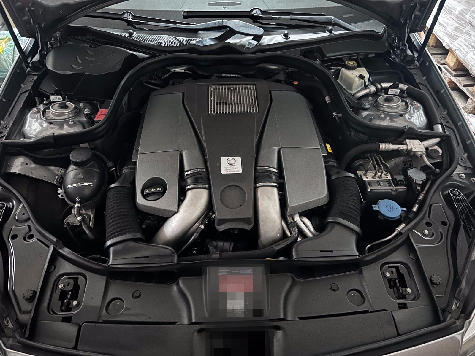 Mercedes-Benz CLS 63 AMG  V8 Biturbo, Heckantrieb, Massage foto 7