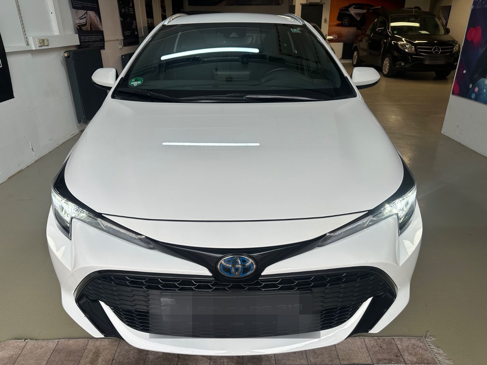 Toyota Corolla Touring Sports Hybrid Business Edition foto 2